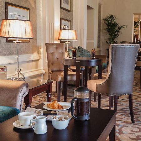 Old Swan Hotel هاروغايت المظهر الخارجي الصورة