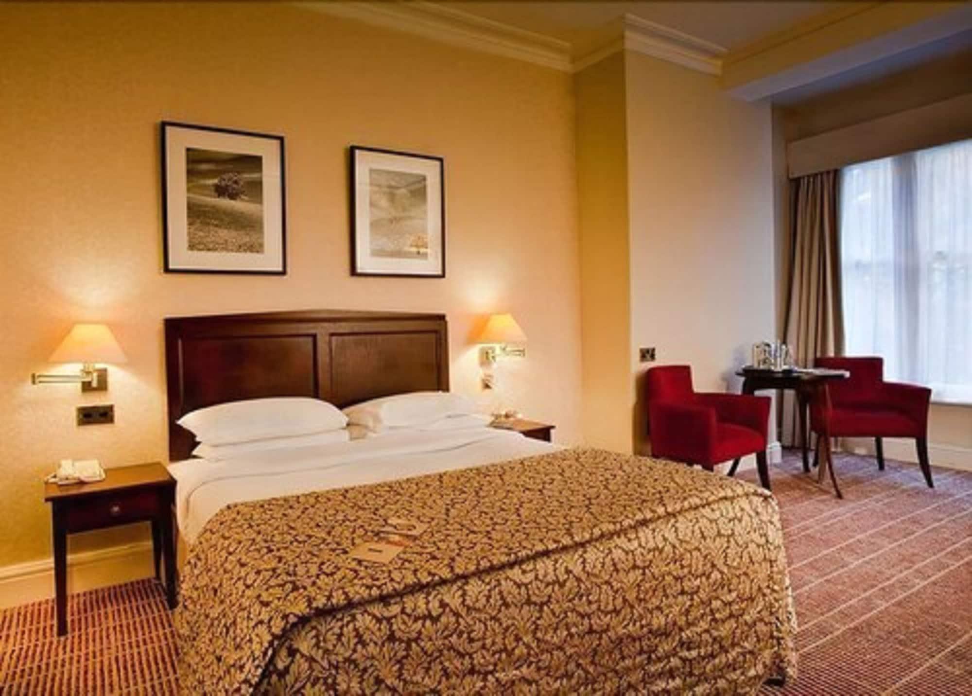 Old Swan Hotel هاروغايت الغرفة الصورة