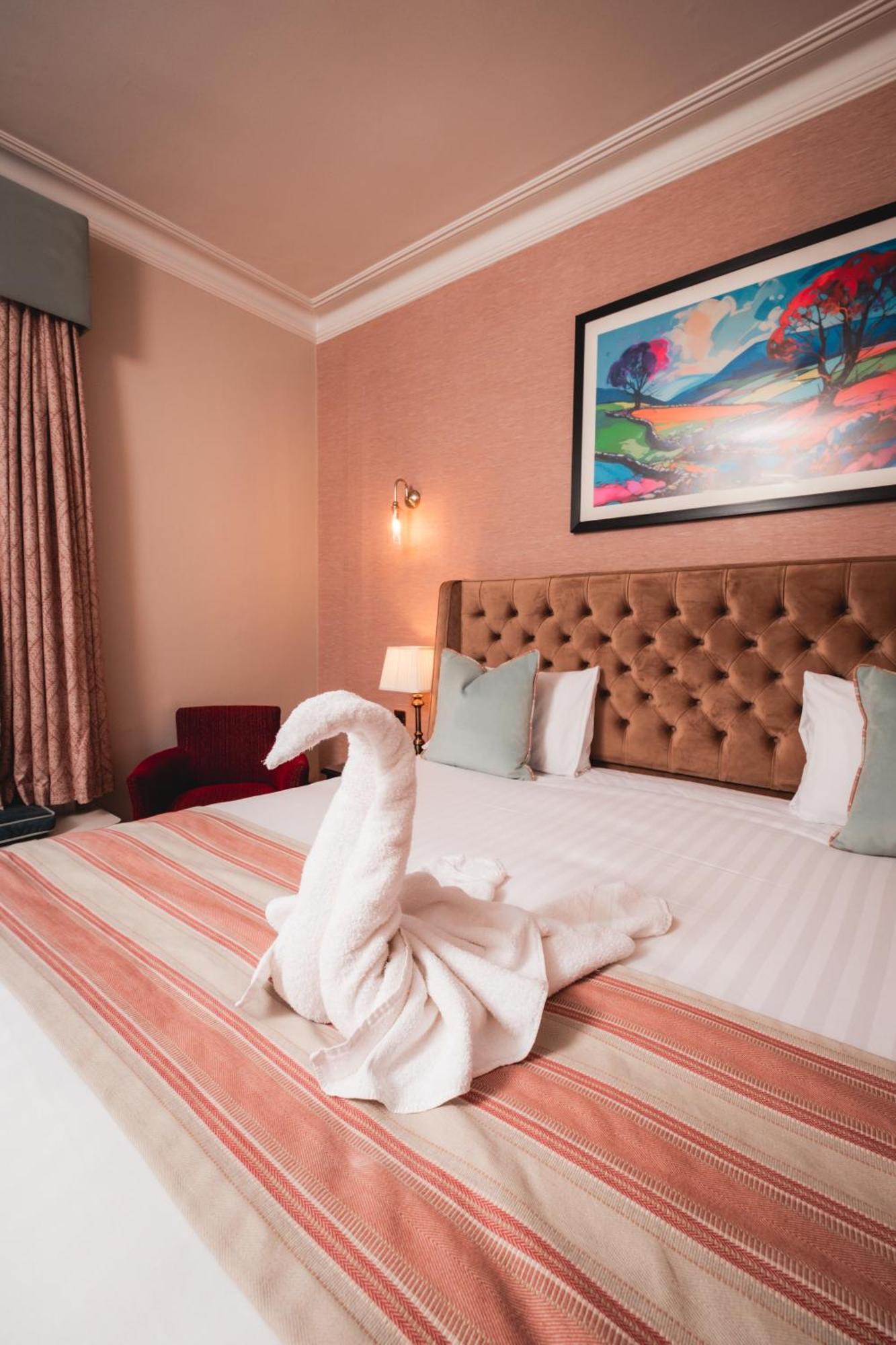 Old Swan Hotel هاروغايت المظهر الخارجي الصورة