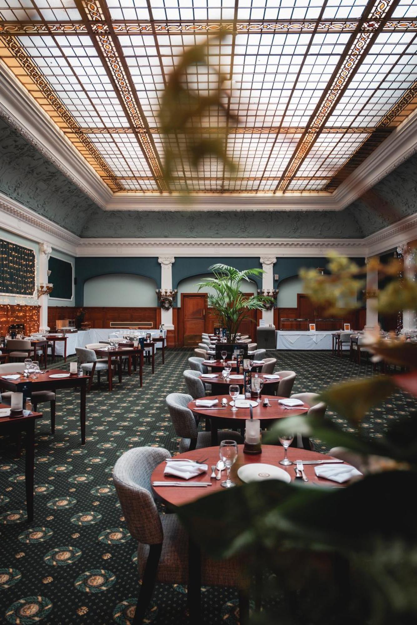 Old Swan Hotel هاروغايت المظهر الخارجي الصورة