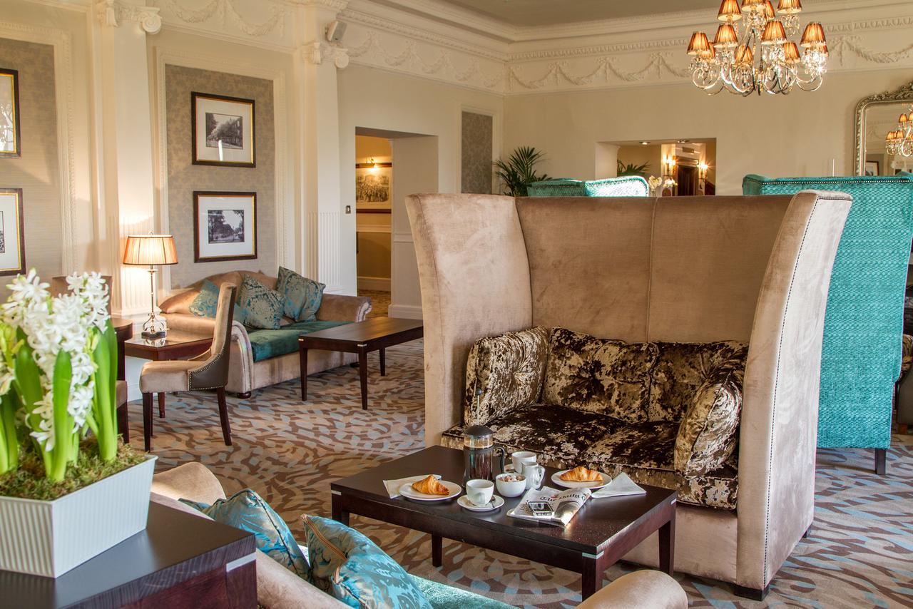 Old Swan Hotel هاروغايت المظهر الخارجي الصورة